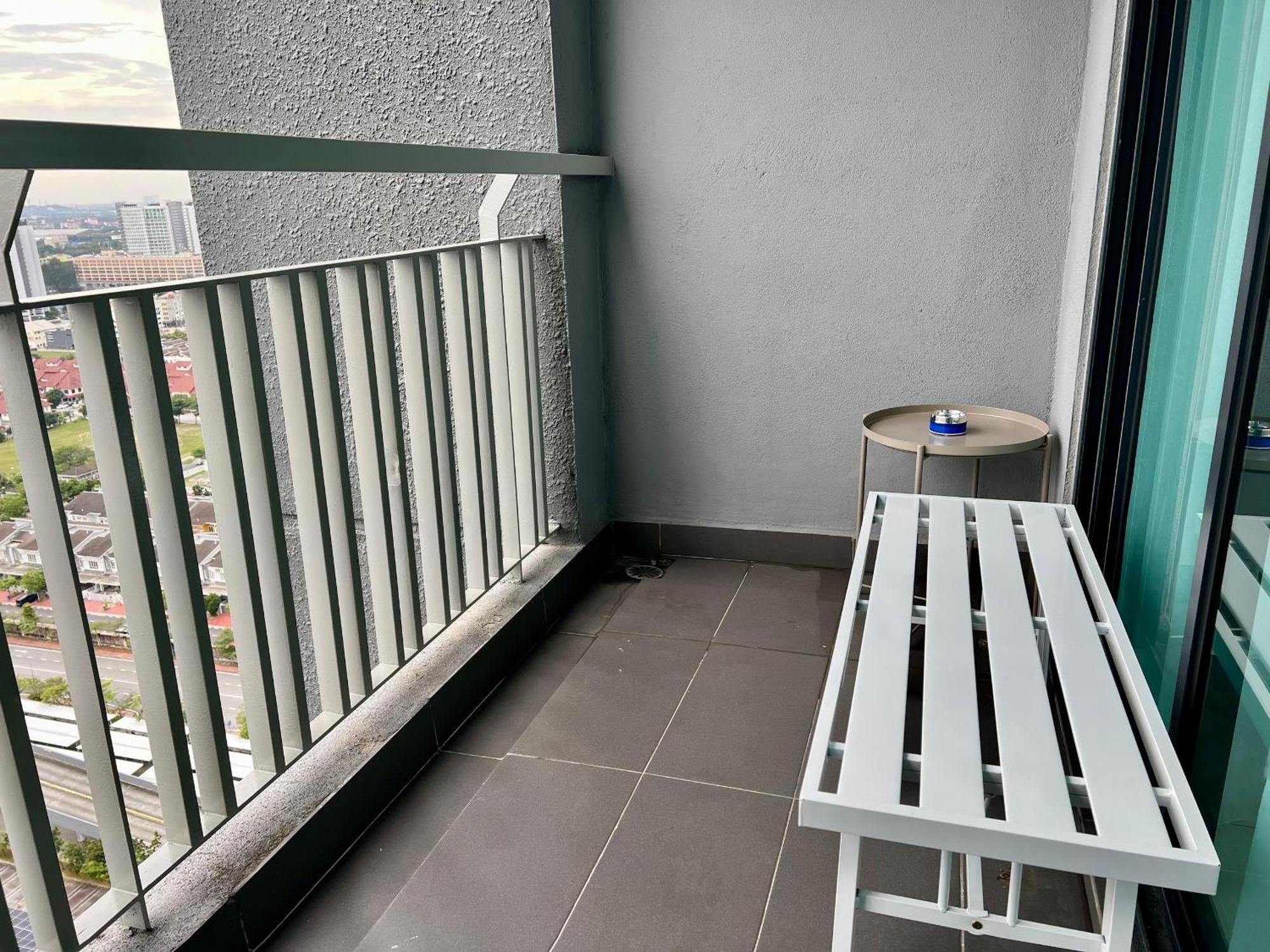 Emira Residence Seksyen 13 Shah Alam By Alpha Lavista Екстер'єр фото